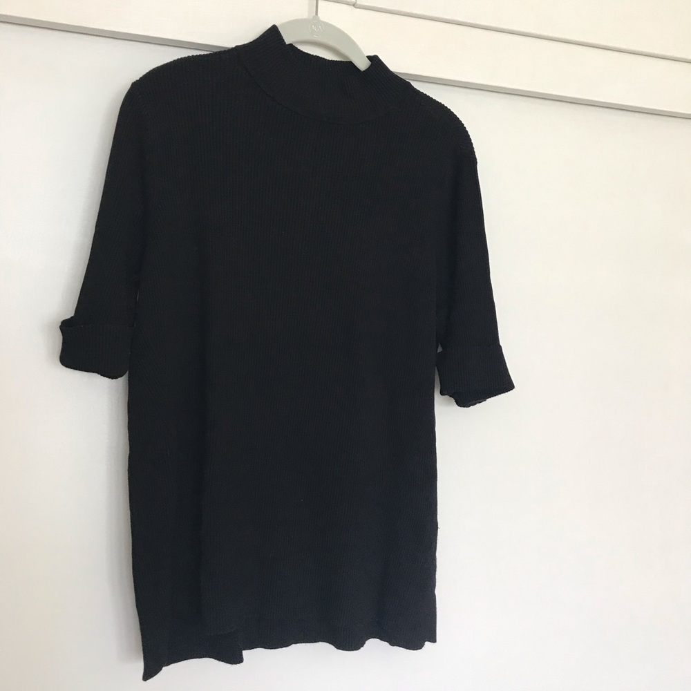 Chicos short sleeve mock turtleneck.